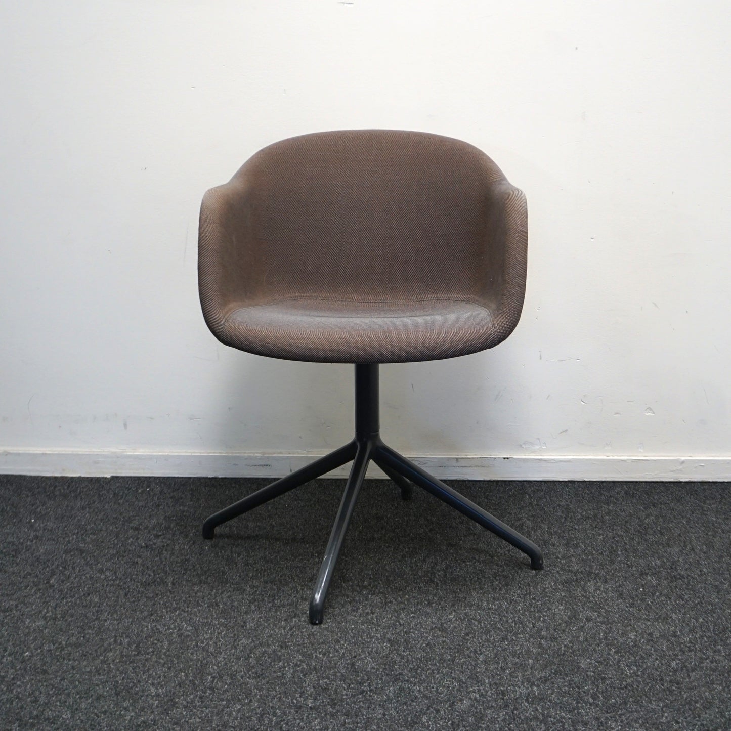 Muuto Fiber Vergaderstoelen | Bruin | Gemêleerd | Draaibaar