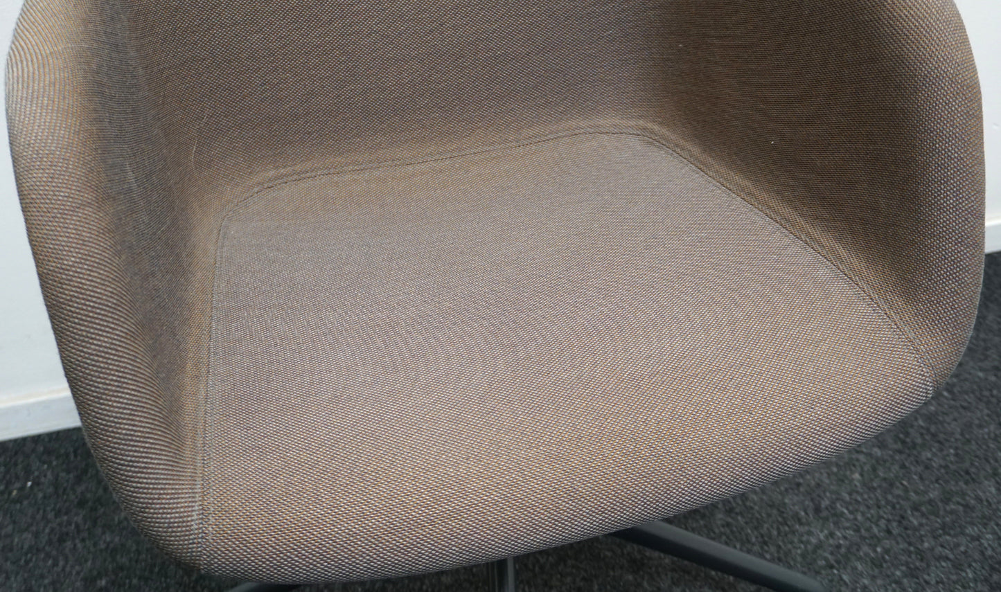 Muuto Fiber Vergaderstoelen | Bruin | Gemêleerd | Draaibaar