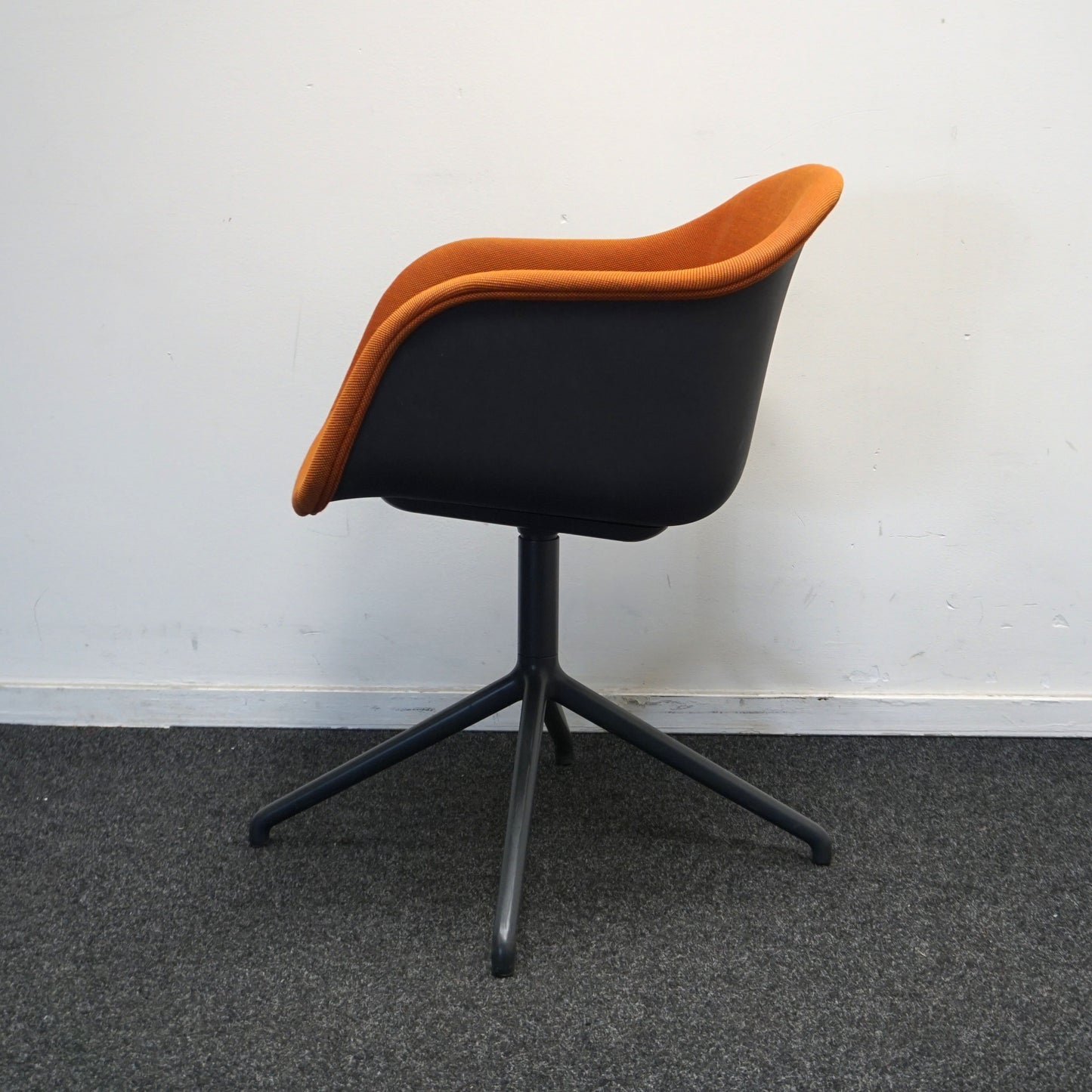 Muuto Fiber Vergaderstoelen | Oranje | Gemêleerd | Draaibaar
