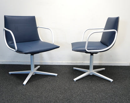 Vicarbe Noha Lounge Vergaderstoel | Blauw leer | Draaibaar