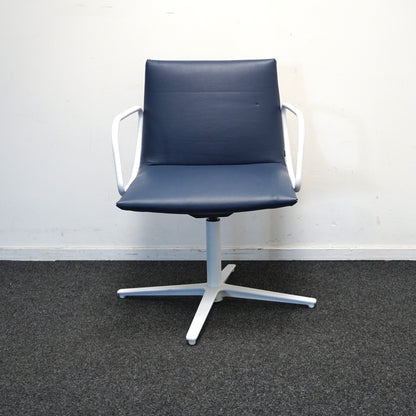 Vicarbe Noha Lounge Vergaderstoel | Blauw leer | Draaibaar