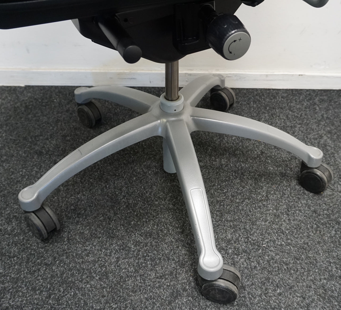 RH Logic 400 Bureaustoelen | Zwarte stof  | Ergonomisch