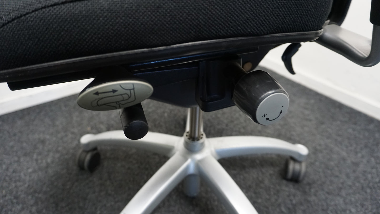 RH Logic 300 Bureaustoelen | Zwarte Stof | Ergonomisch