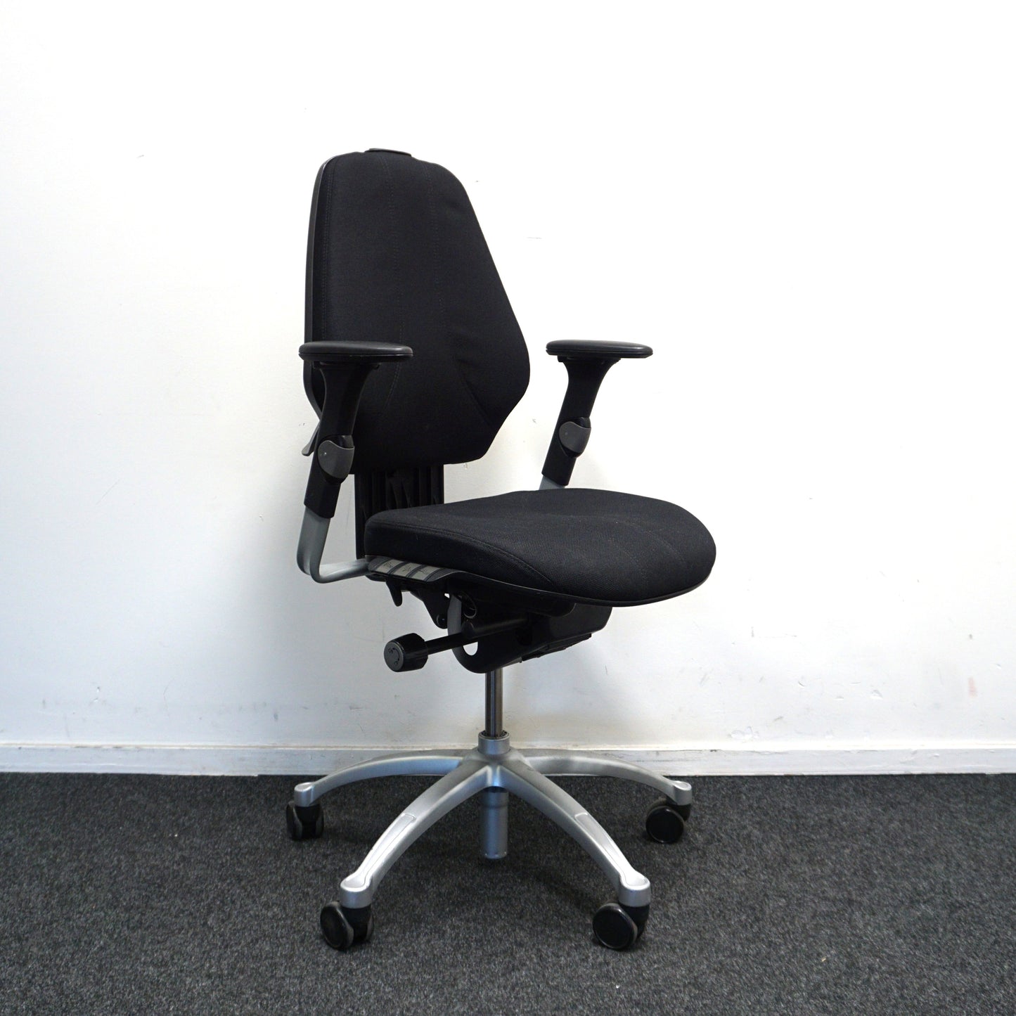 RH Logic 300 Bureaustoelen | Zwarte Stof | Ergonomisch