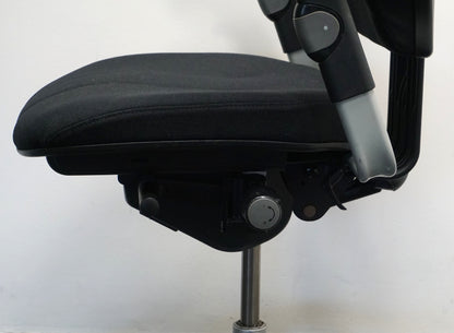 RH Logic 300 Bureaustoelen | Zwarte Stof | Ergonomisch