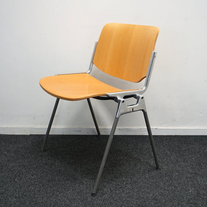 Castelli DSC 106 Stoelen | Houten Vergaderstoelen | Stapelbaar