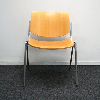 Castelli DSC 106 Stoelen | Houten Vergaderstoelen | Stapelbaar