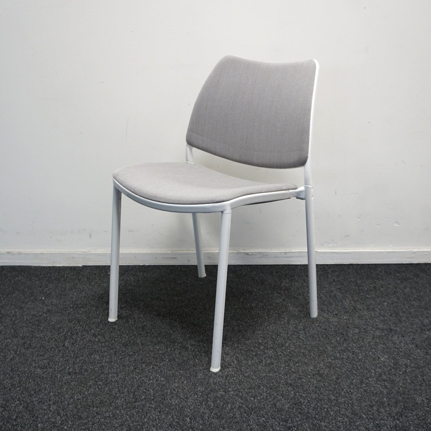 Stua Gas design Stoelen | Vergaderstoelen | Wit Aluminium | Licht Grijs
