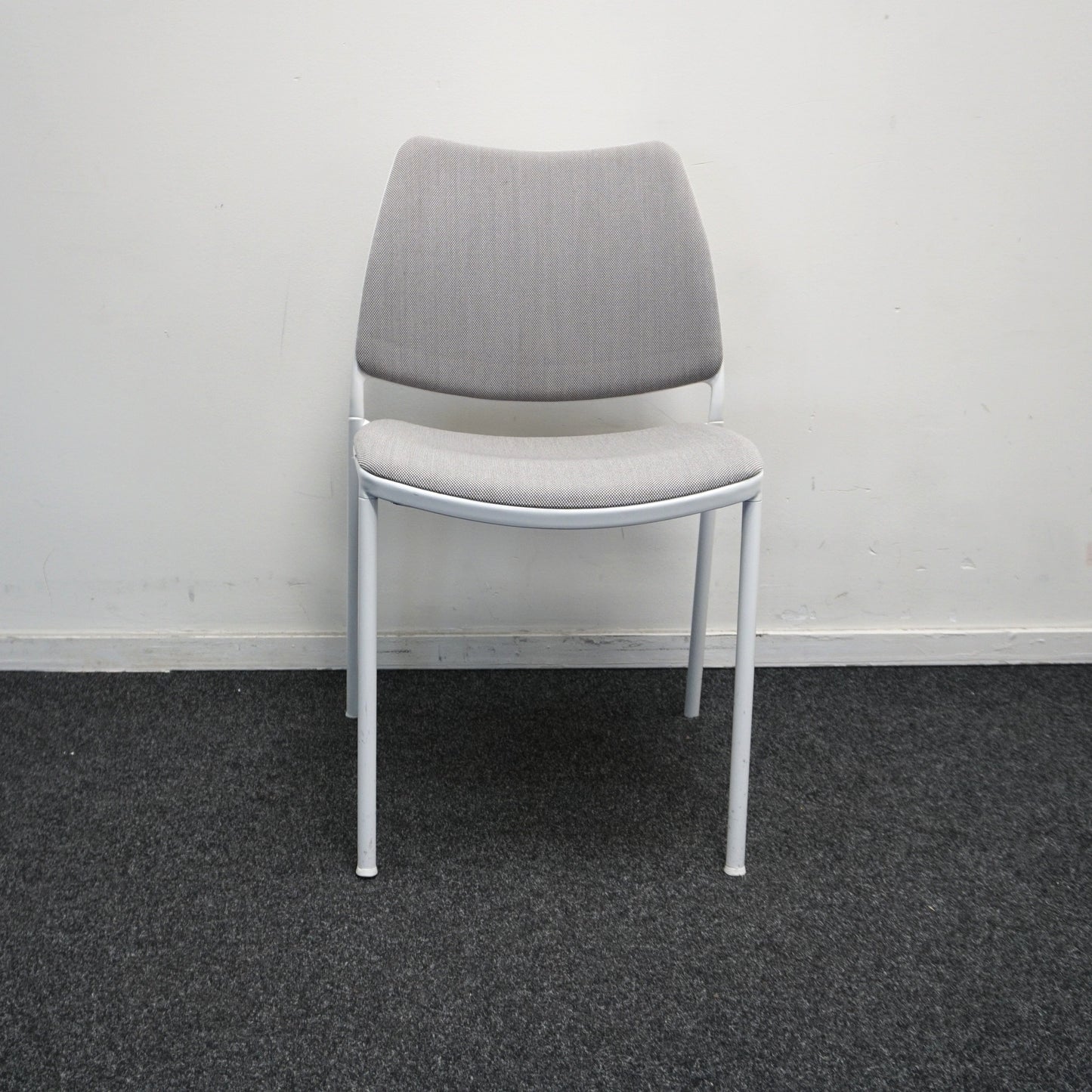 Stua Gas design Stoelen | Vergaderstoelen | Wit Aluminium | Licht Grijs