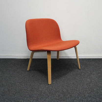 Muuto Visu Design Fauteuil | Lounge stoelen | Gestoffeerd | Oranje Rood