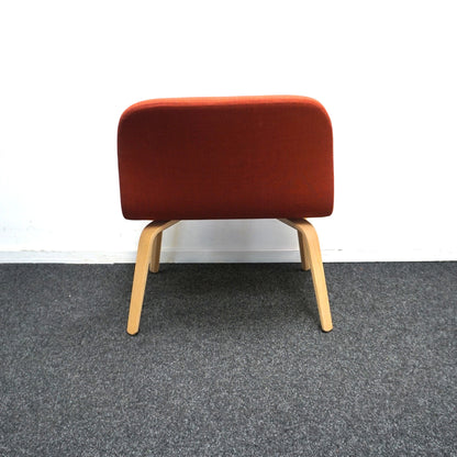 Muuto Visu Design Fauteuil | Lounge stoelen | Gestoffeerd | Oranje Rood