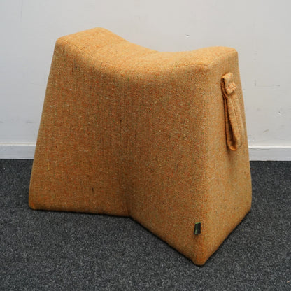 Naughtone Pinch Stool | Poef | Hocker | Okergeel