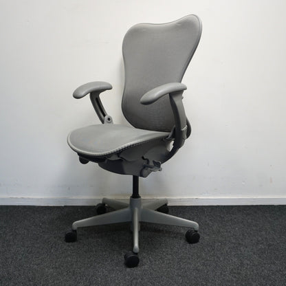 Herman Miller Mirra 1 Bureaustoel Grijs | Gestoffeerde Rug