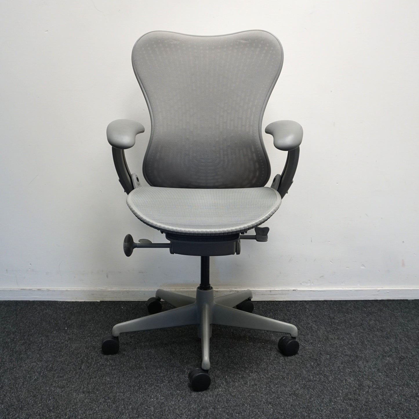 Herman Miller Mirra 1 Bureaustoel Grijs | Gestoffeerde Rug