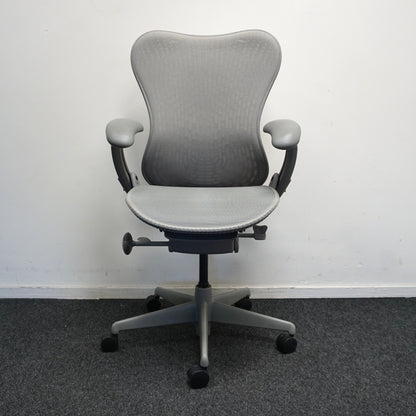 Herman Miller Mirra 1 Bureaustoel Grijs | Gestoffeerde Rug