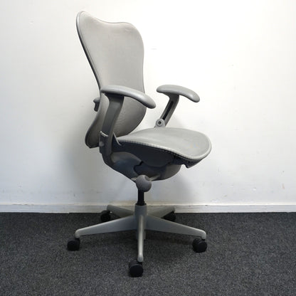Herman Miller Mirra 1 Bureaustoel Grijs | Gestoffeerde Rug