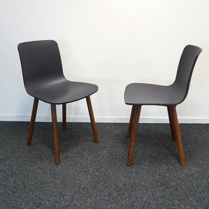 Vitra Hal Wood Design Stoel | Donkerblauw | Donker Hout