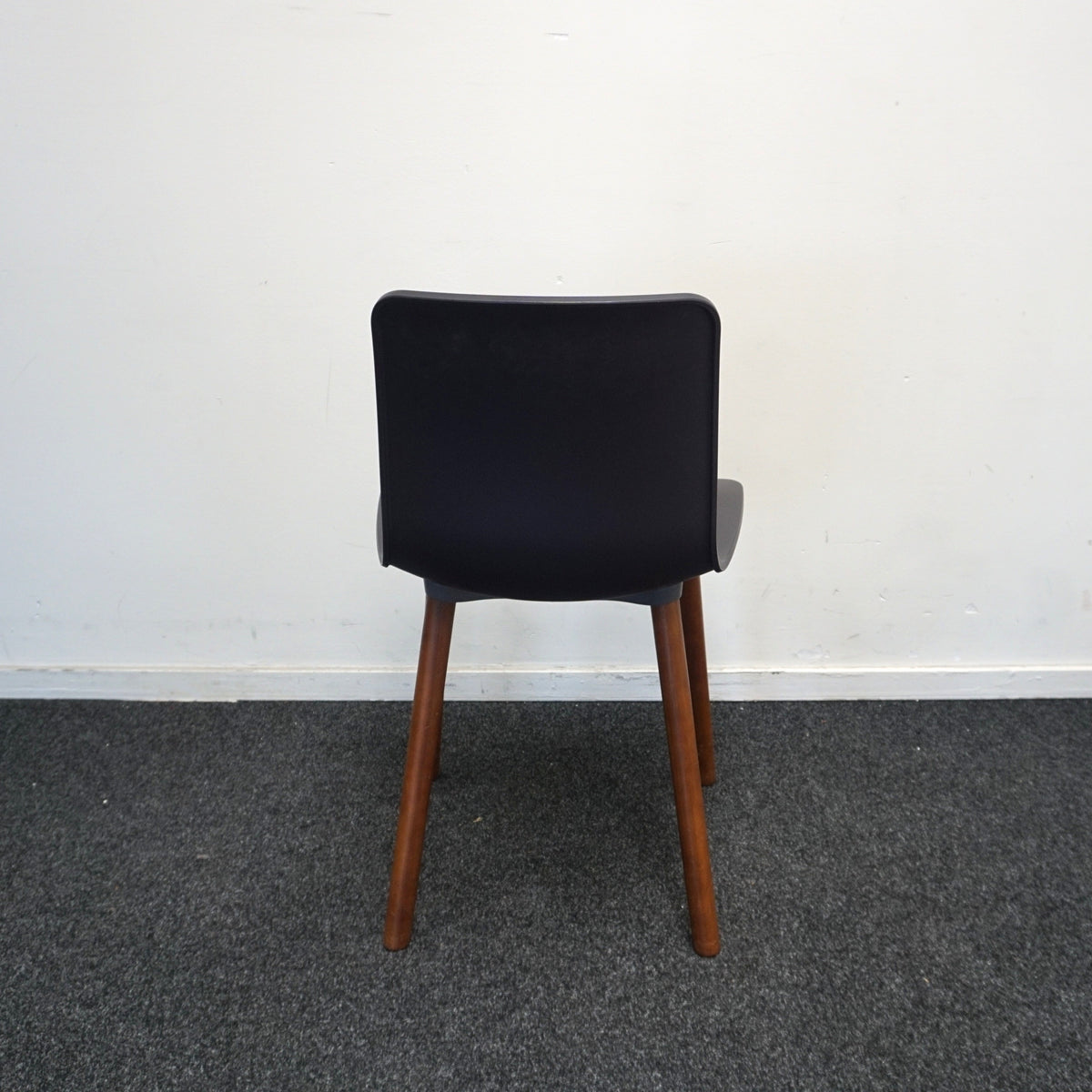 Vitra Hal Wood Design Stoel | Donkerblauw | Donker Hout