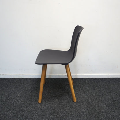 Vitra Hal Wood Design Stoel | Donkerblauw | Hout