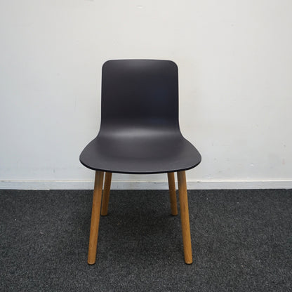 Vitra Hal Wood Design Stoel | Donkerblauw | Hout