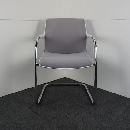 Vitra Unix Vergaderstoel | Conferentiestoel | Lichtgrijs