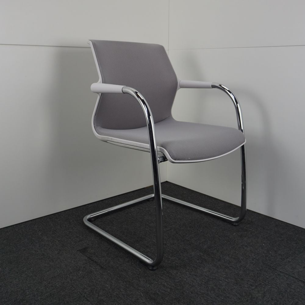 Vitra Unix Vergaderstoel | Conferentiestoel | Lichtgrijs