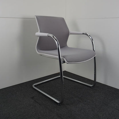 Vitra Unix Vergaderstoel | Conferentiestoel | Lichtgrijs