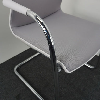 Vitra Unix Vergaderstoel | Conferentiestoel | Lichtgrijs