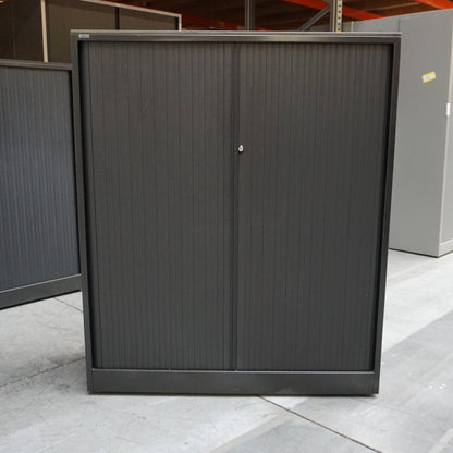 Ahrend Roldeurkast | Archiefkast | 144 x 120 x 45 cm | Zwart | Trespa Topblad