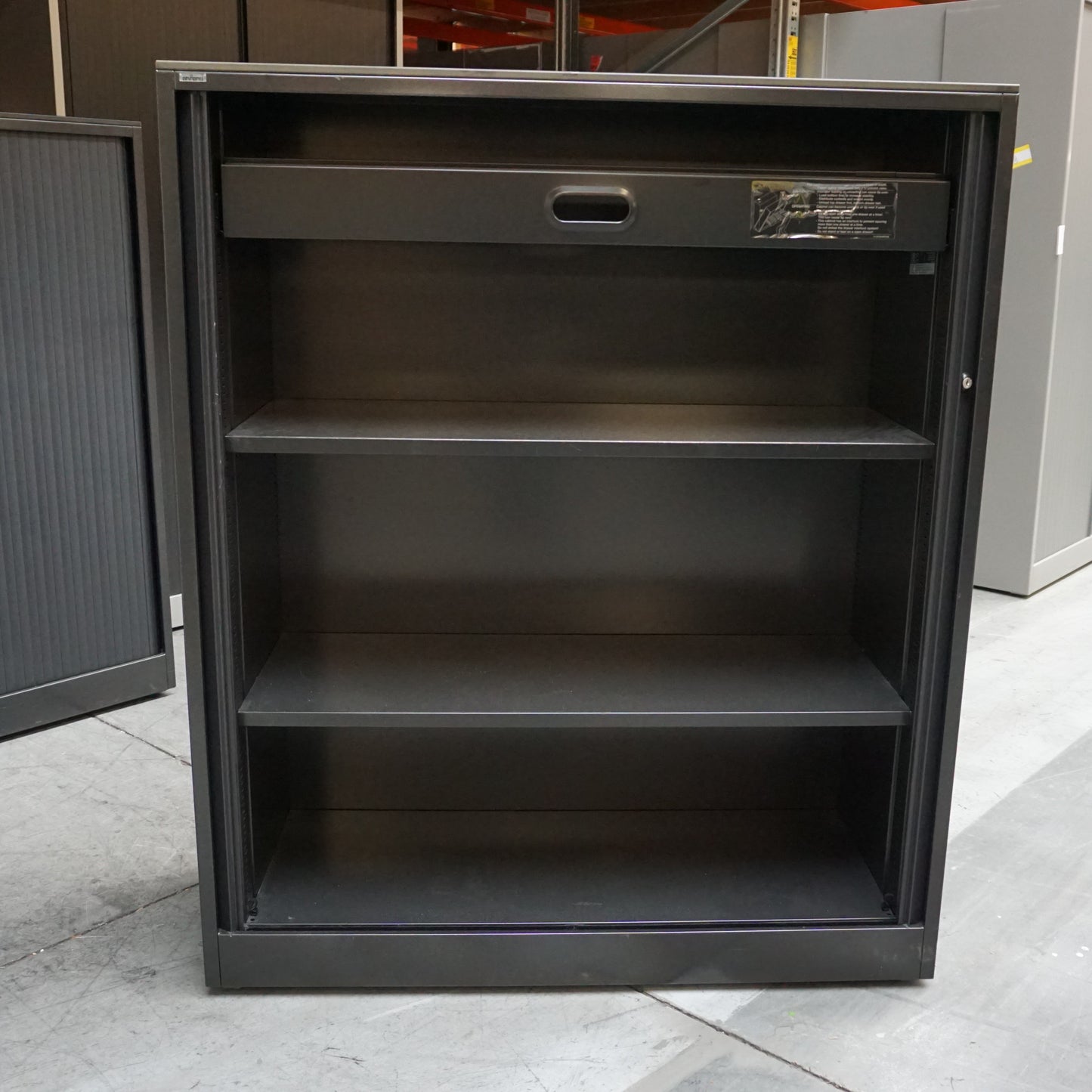 Ahrend Roldeurkast | Archiefkast | 144 x 120 x 45 cm | Zwart | Trespa Topblad