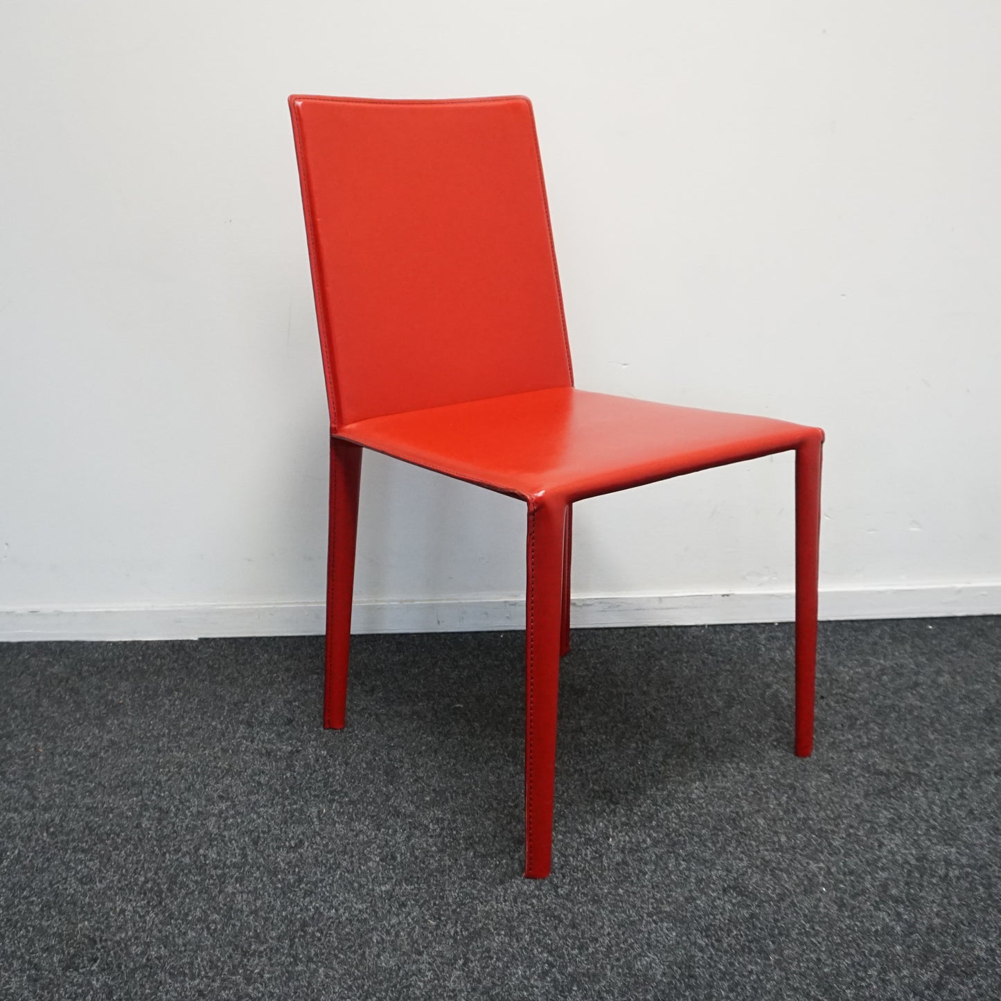 Arper Norma Design Stoel | Leer | Rood