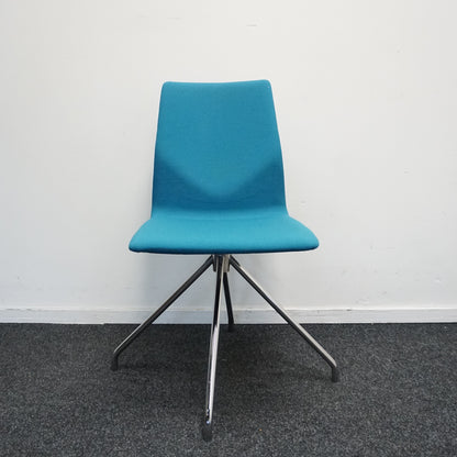 Four Design FourOne Vergaderstoel | Blauw | Draaibaar