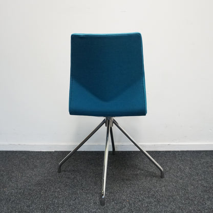 Four Design FourOne Vergaderstoel | Blauw | Draaibaar