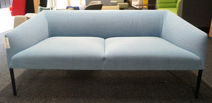 Arper Saari Sofa Design Bank | Lichtblauw | 2-Zits