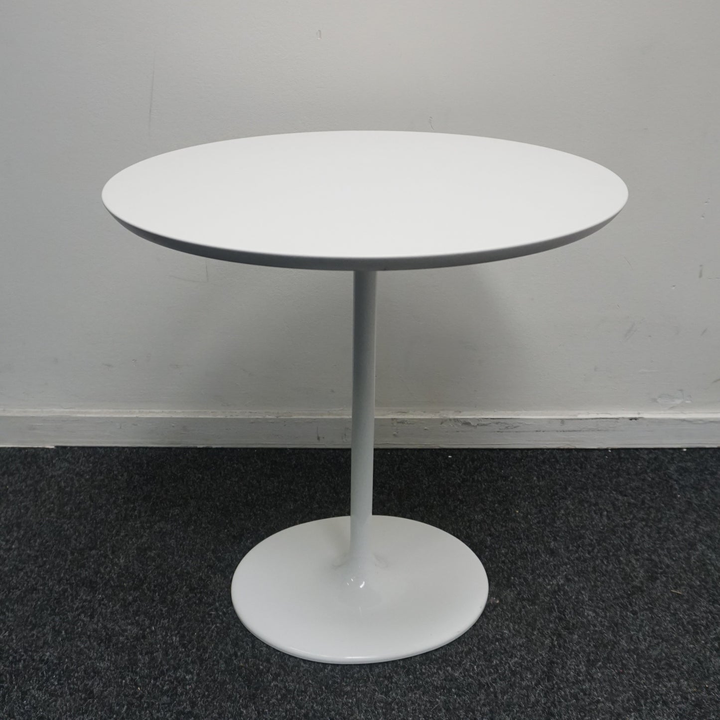 Arper Dizzie Design Bijzettafel | Wit | 51 x 47 x 50 cm