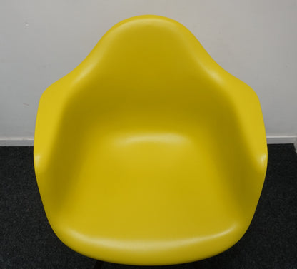 Vitra Eames DAW Design Stoel | Licht Groen