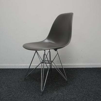 Vitra Eames DSR Design Stoel | Antraciet