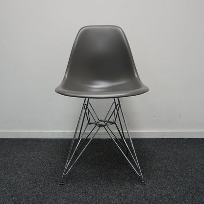 Vitra Eames DSR Design Stoel | Antraciet