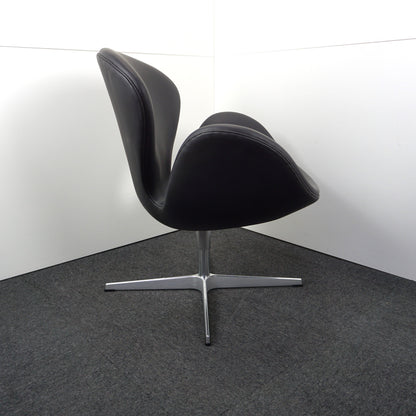 Fritz Hansen Swan Chair Design Stoel | Zwart Leer | Nieuw gestoffeerd