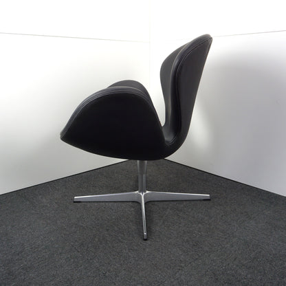 Fritz Hansen Swan Chair Design Stoel | Zwart Leer | Nieuw gestoffeerd