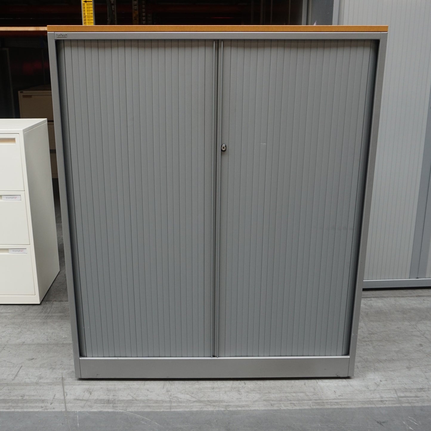 Ahrend Roldeurkast | Archiefkast | 145 x 120 x 45 cm | Grijs | Houten topblad