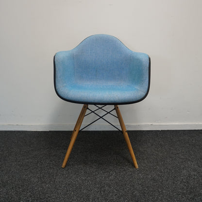 Vitra Eames DAW Design Stoel | Blauw / Zwart