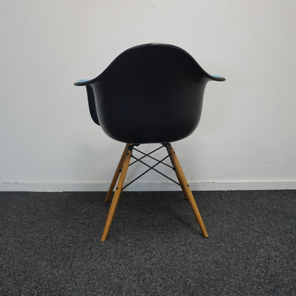 Vitra Eames DAW Design Stoel | Blauw / Zwart
