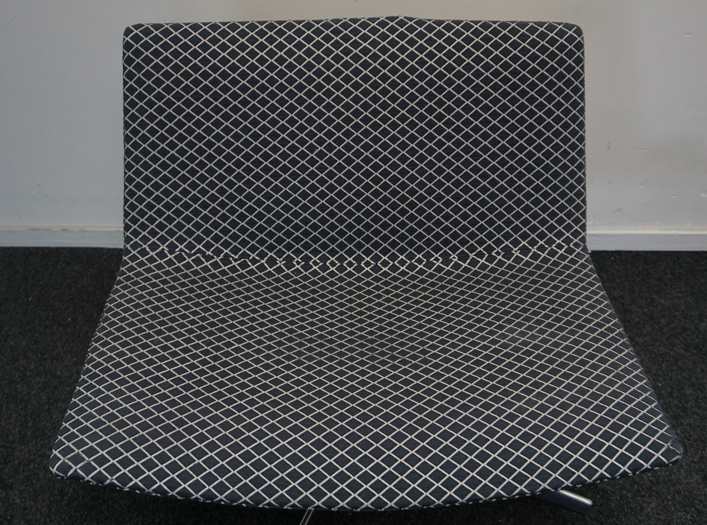 Arper Catifa 80 Design Fauteuil | Zwart / Grijs