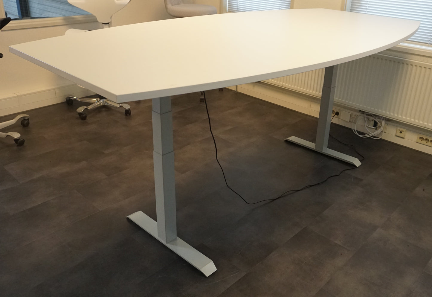 Zit-sta Vergadertafel | Elektrisch | 240 x 120 cm | Hoogte: 60 - 125 cm