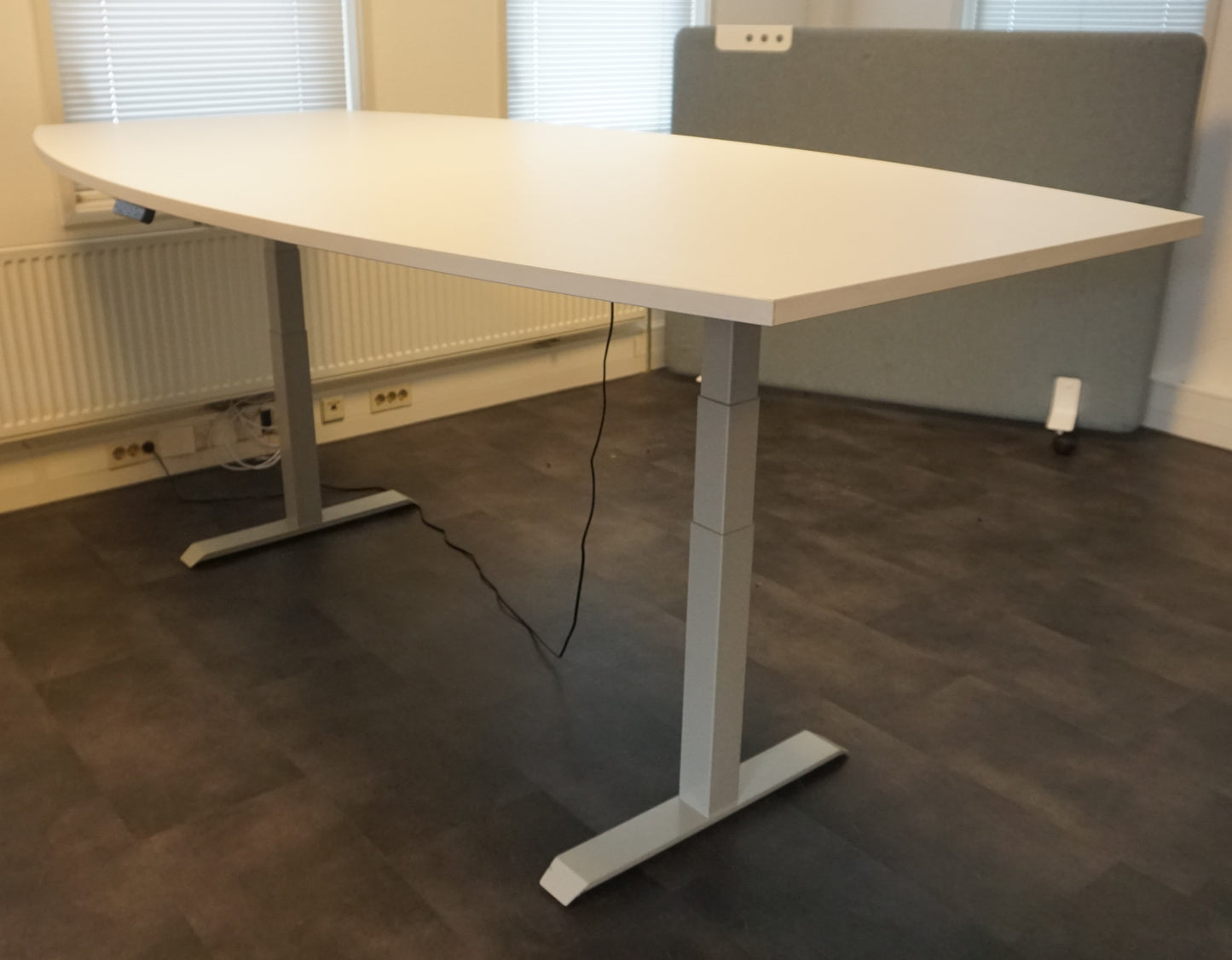Zit-sta Vergadertafel | Elektrisch | 240 x 120 cm | Hoogte: 60 - 125 cm