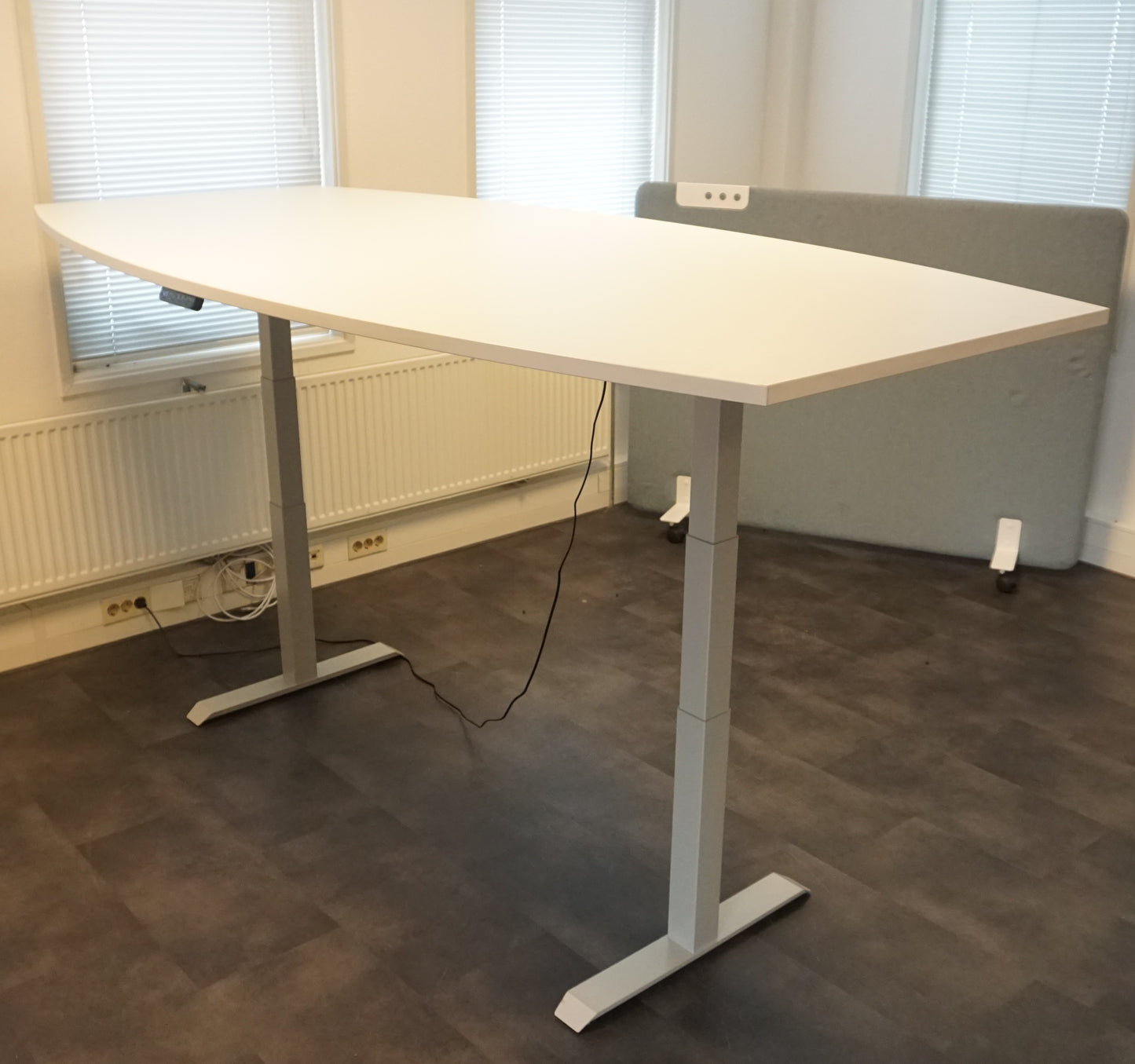 Zit-sta Vergadertafel | Elektrisch | 240 x 120 cm | Hoogte: 60 - 125 cm