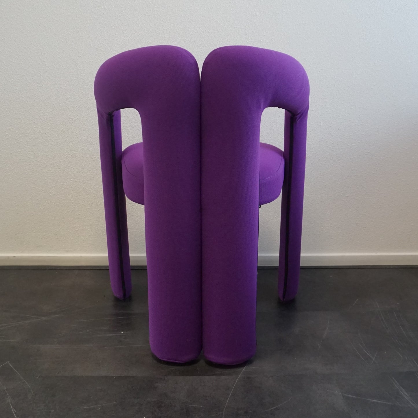 Cassina Dudet 526 Design Stoel | Paars