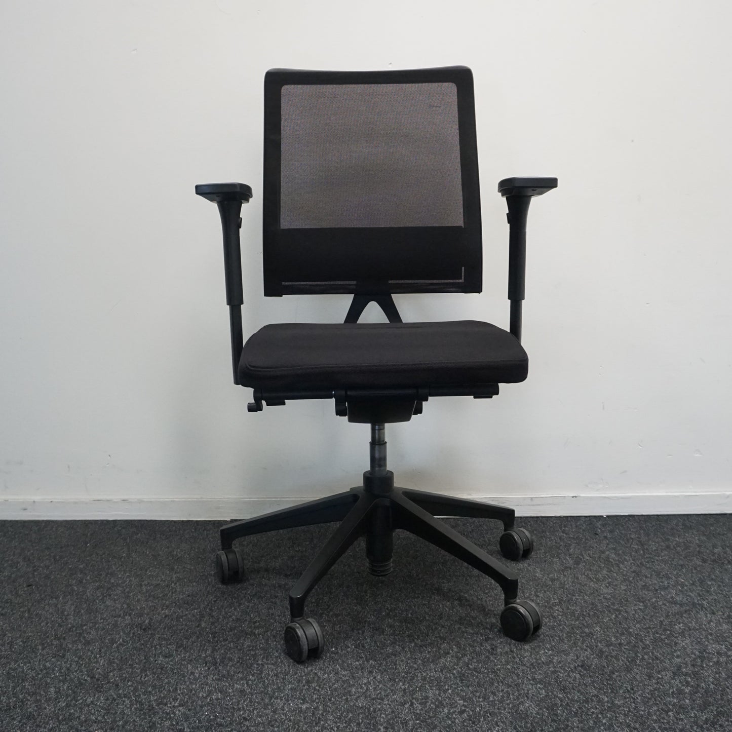 Sedus UM-100 Bureaustoel | Zwart | Netweave