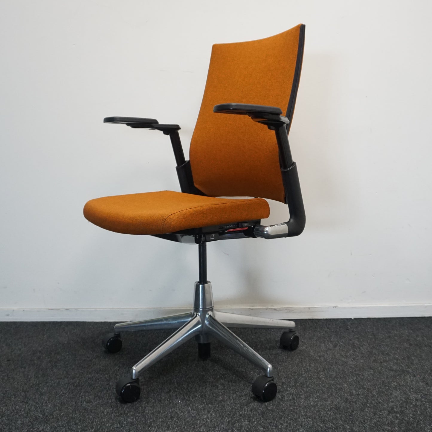 Ahrend 2020 Extra Verta Bureaustoel | Oranje / Zwart